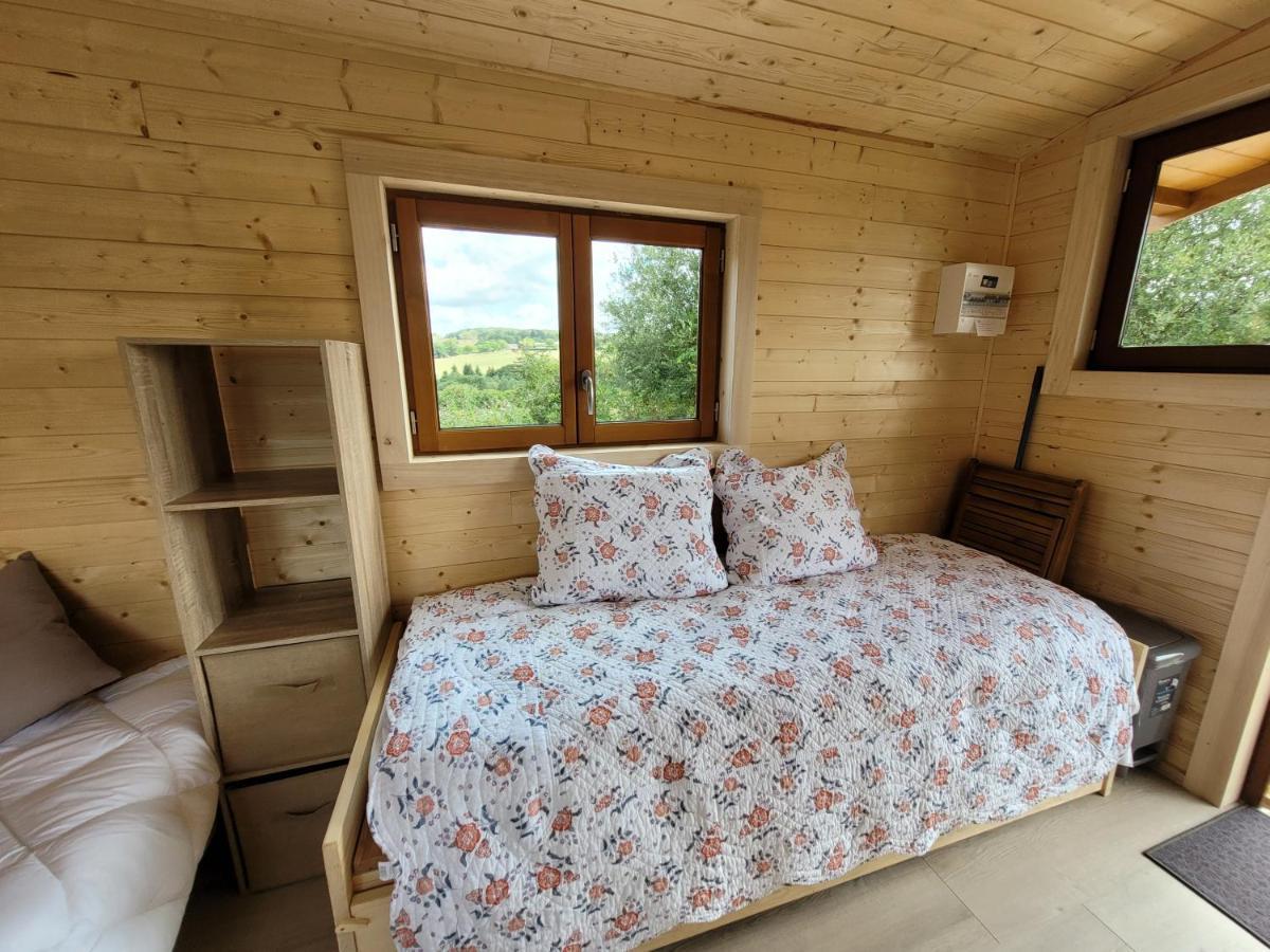 Roulotte A Sapharey Hotel Sarrazac  Bagian luar foto