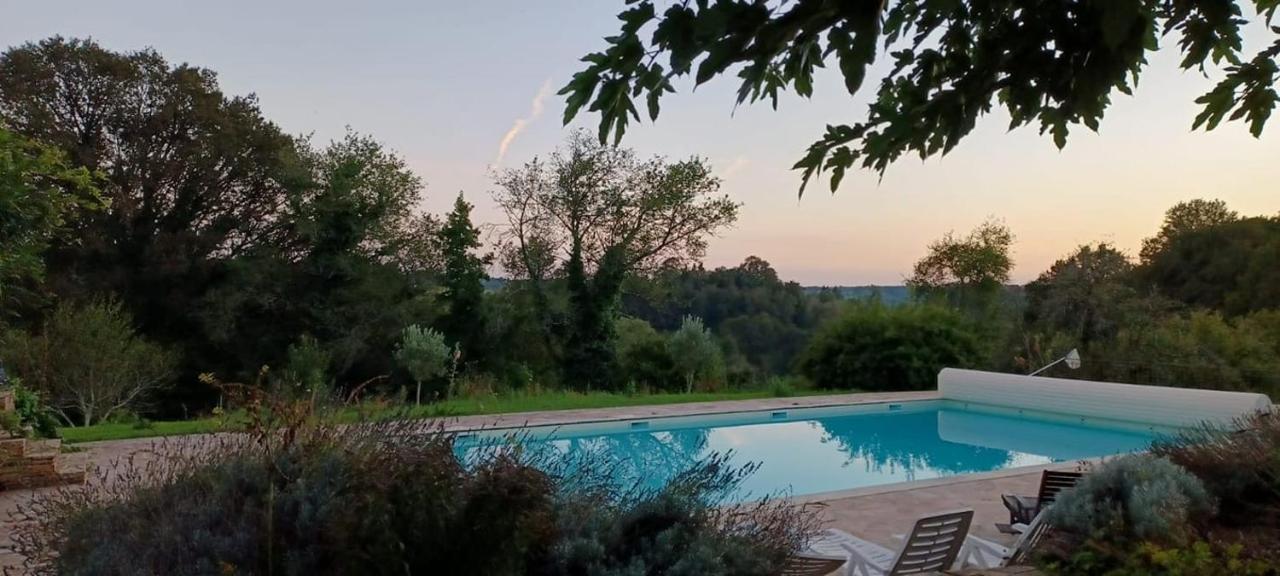 Roulotte A Sapharey Hotel Sarrazac  Bagian luar foto